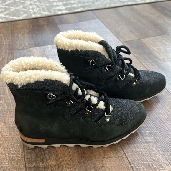 Sorel 💚 Black Sneakchic Alpine bootie - Picture 13 of 14